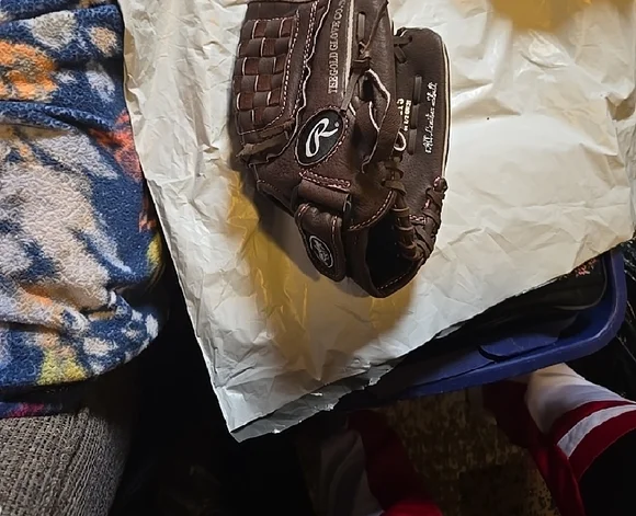 Rawlings Youth Fast Pitch Brown Glove with Pink Accents - Picture 3 of 6